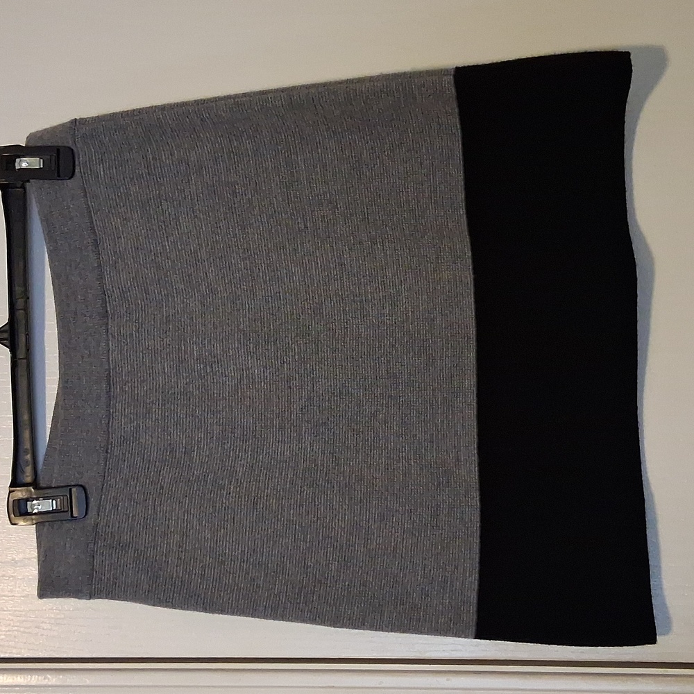 LOFT | Knit Gray & Black Colorblock Mini Skirt Wool Blend Back Zip Sz S